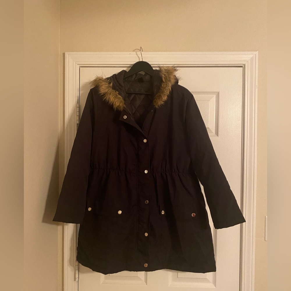 Emery Rose. Women's Black Parka Coat with Faux Fur Trim Hood. Snap/Zip Closure.